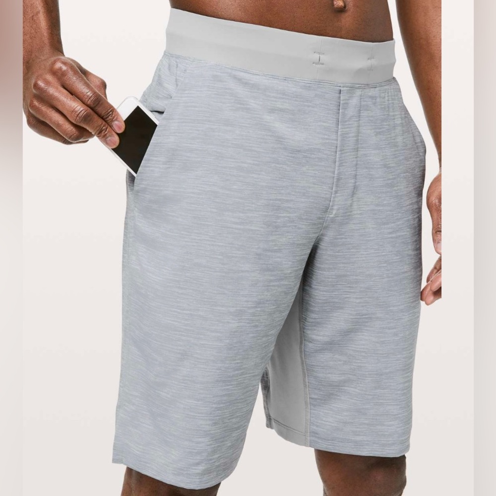 Lululemon T.H.E. Short *Linerless 11"
Heather Allover Sea Salt Light Cast - Picture 4 of 10